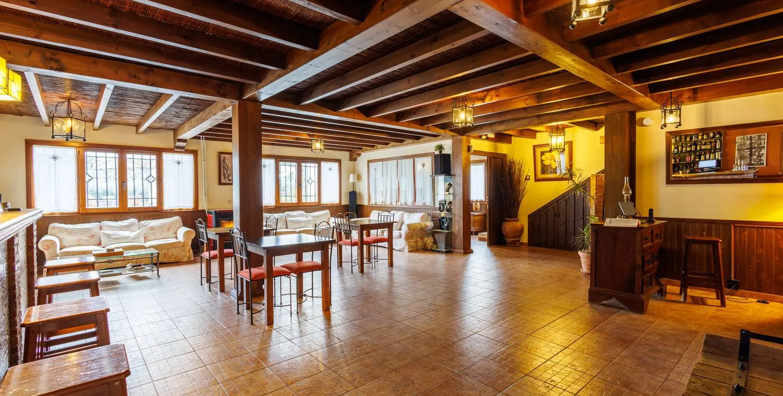 Sale of bed & breakfast in Villanueva de Tapia 13