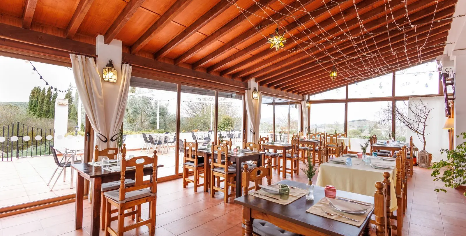 Sale of bed & breakfast in Villanueva de Tapia 18