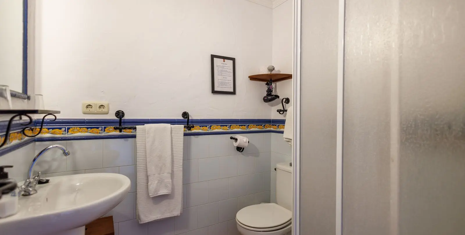 Sale of bed & breakfast in Villanueva de Tapia 42