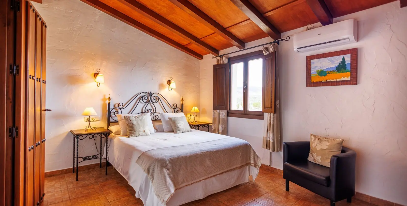 Sale of bed & breakfast in Villanueva de Tapia 49