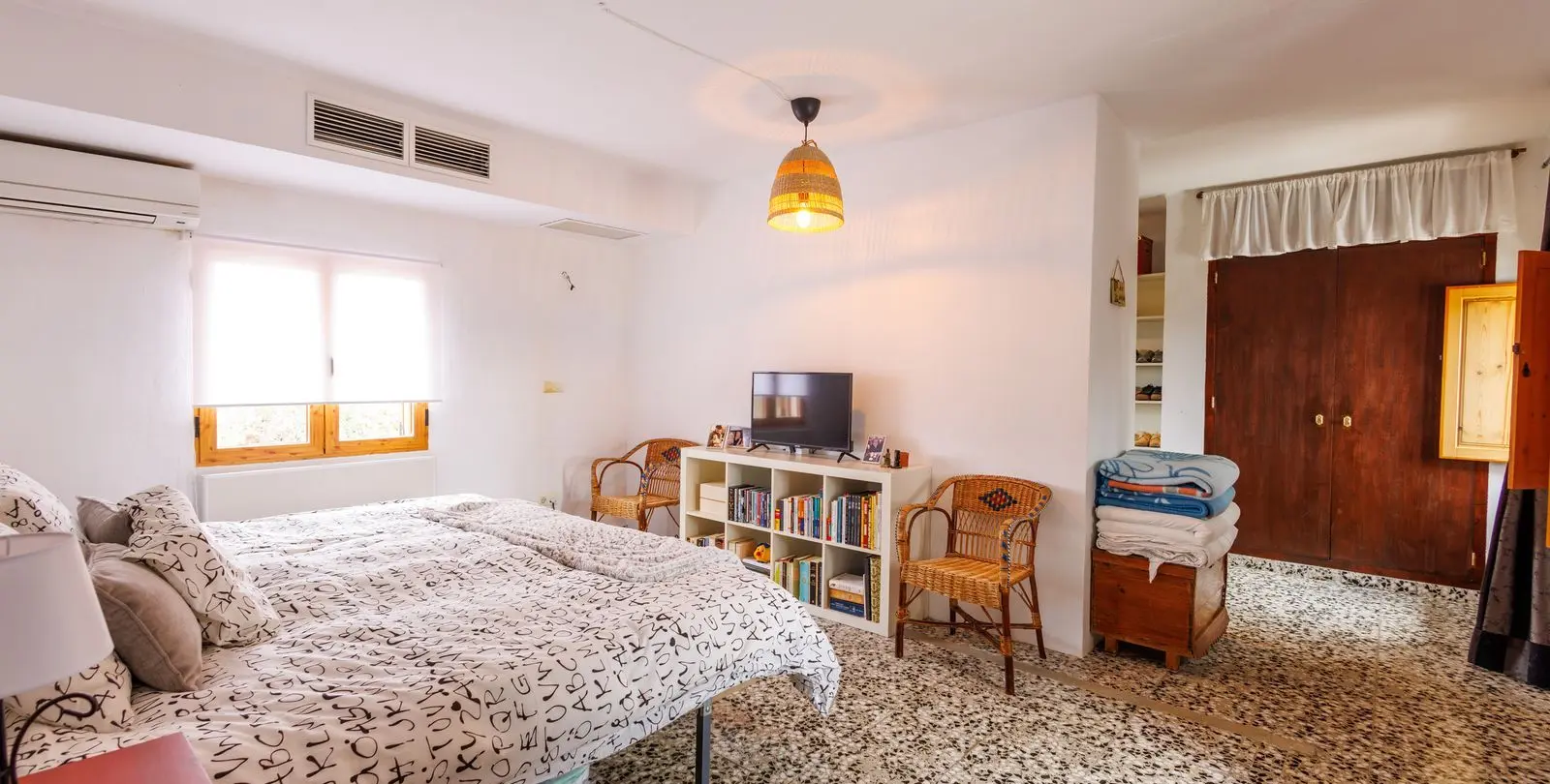 Sale of bed & breakfast in Villanueva de Tapia 58