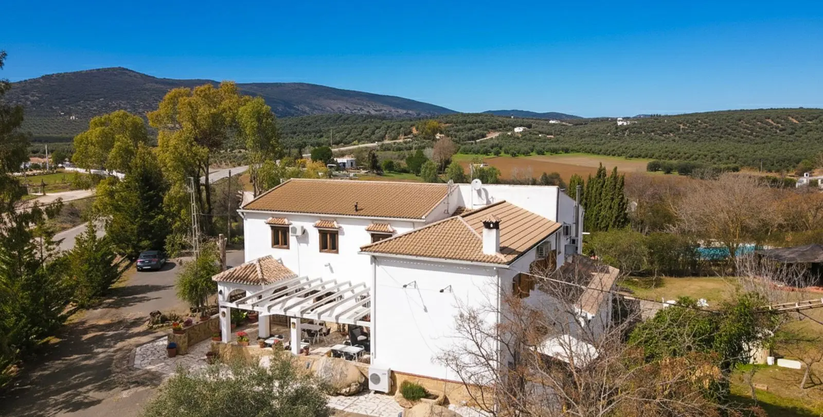 Sale of bed & breakfast in Villanueva de Tapia 69