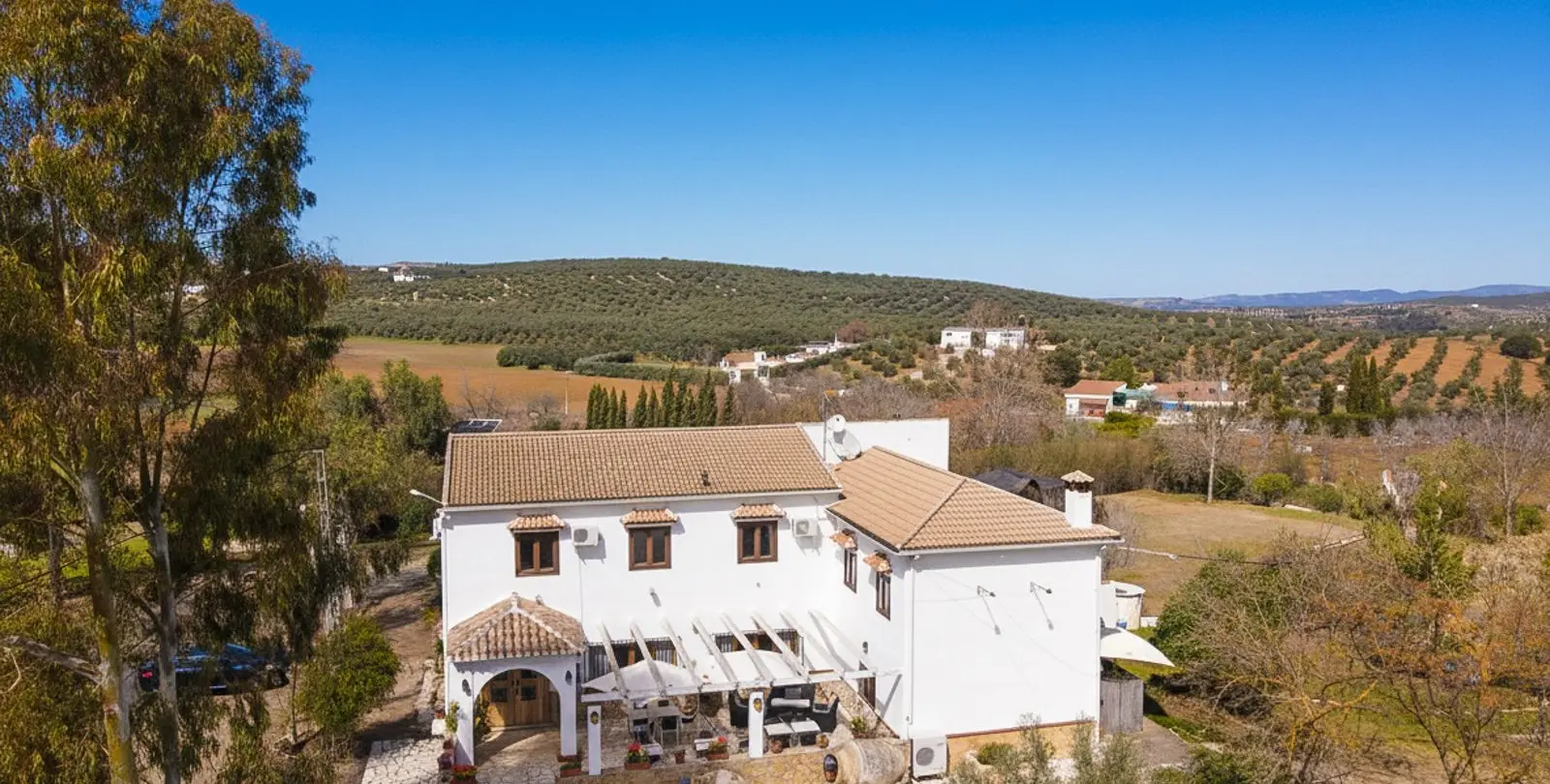Sale of bed & breakfast in Villanueva de Tapia 70