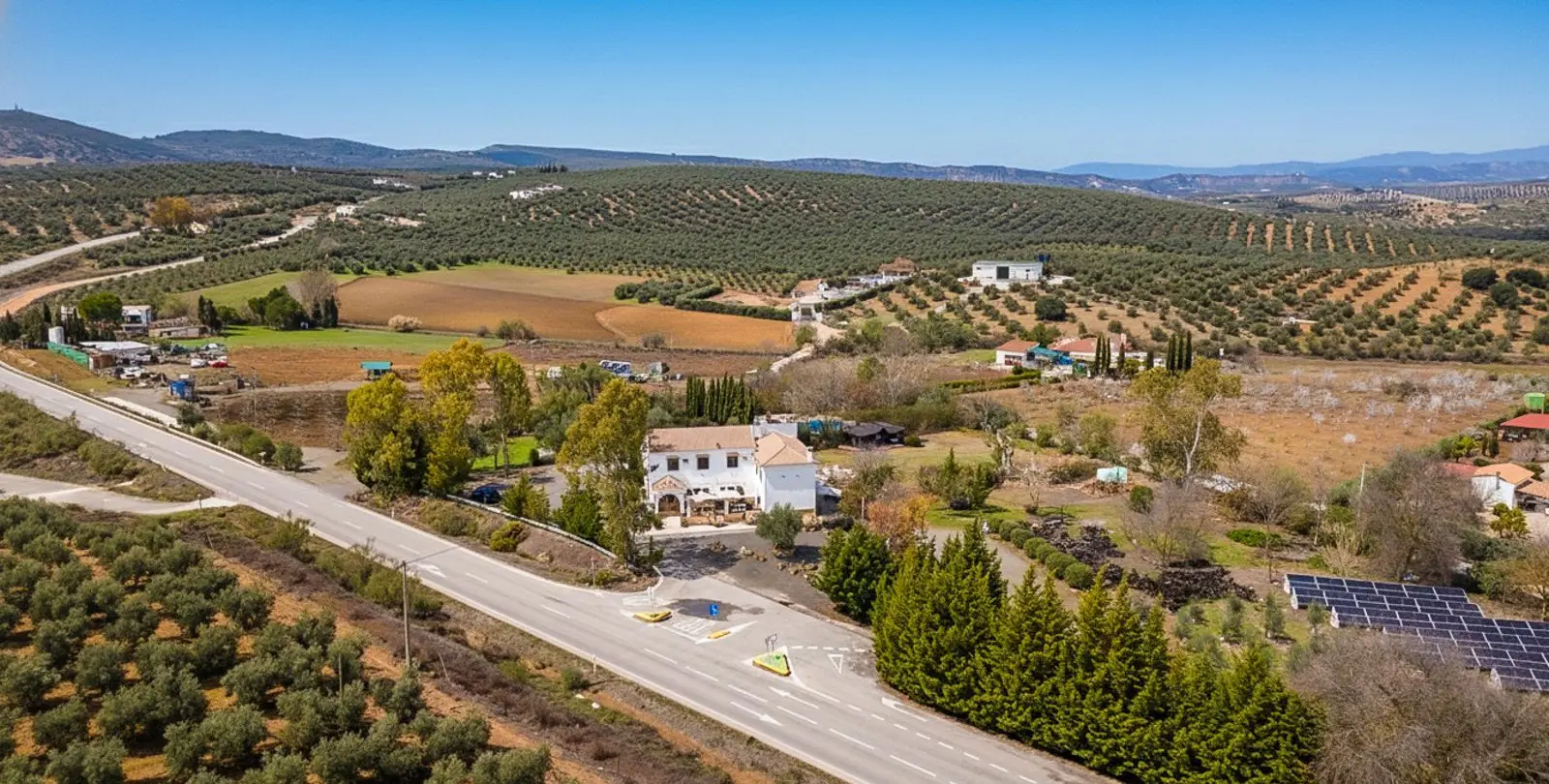 Sale of bed & breakfast in Villanueva de Tapia 72