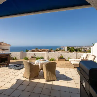 Продажа дома на две семьи в Benalmadena
