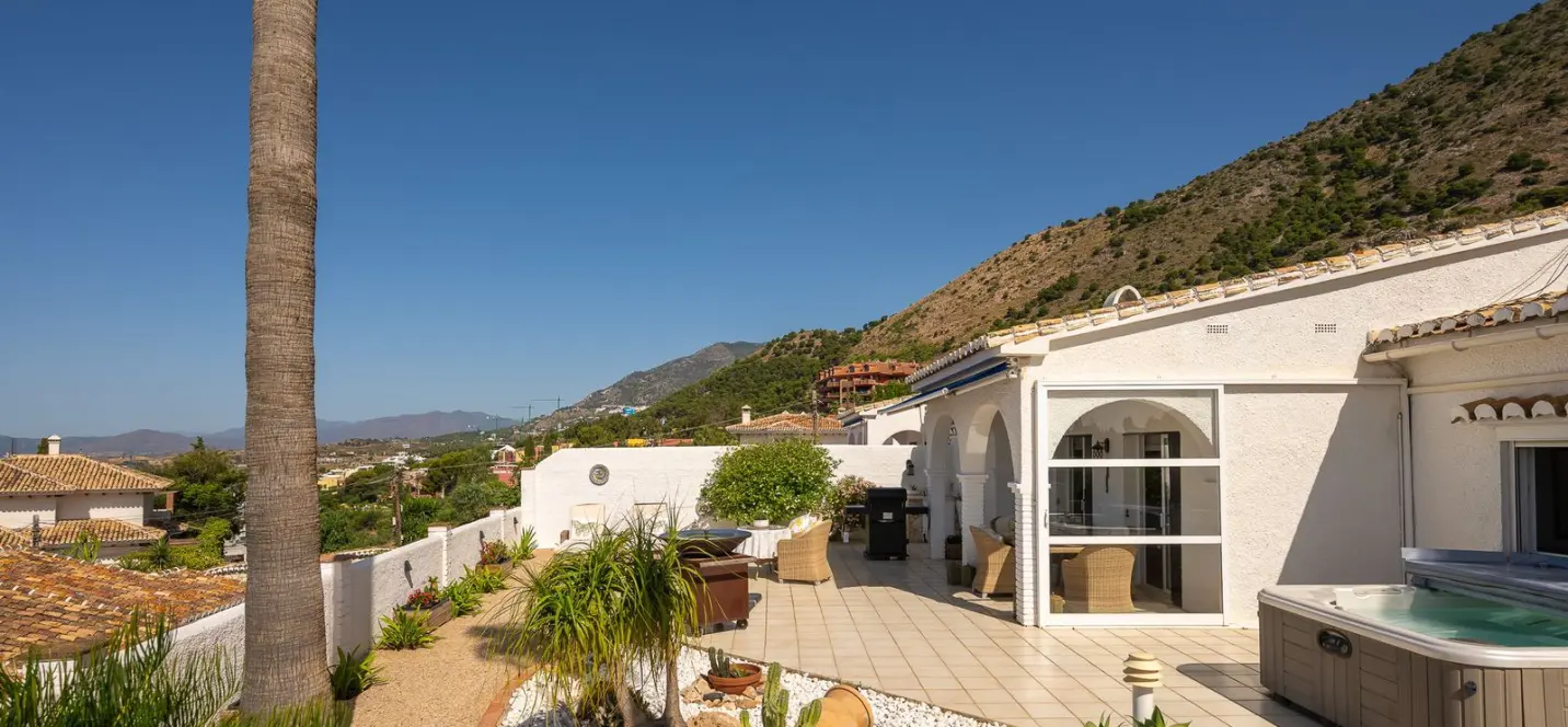 Продажа дома на две семьи в Benalmadena 1