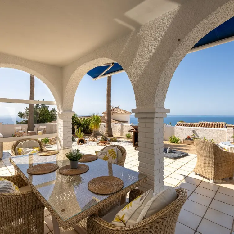 Продажа дома на две семьи в Benalmadena