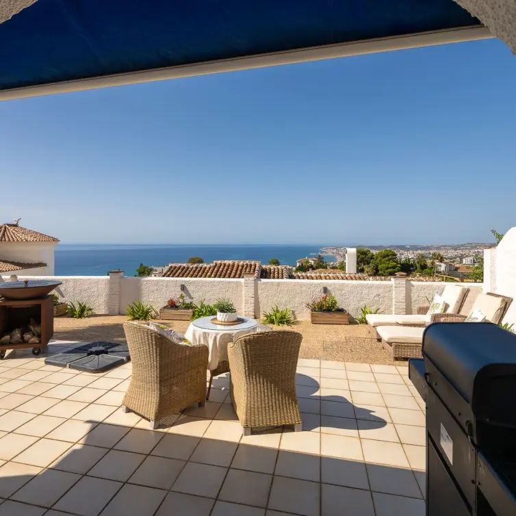 Продажа дома на две семьи в Benalmadena