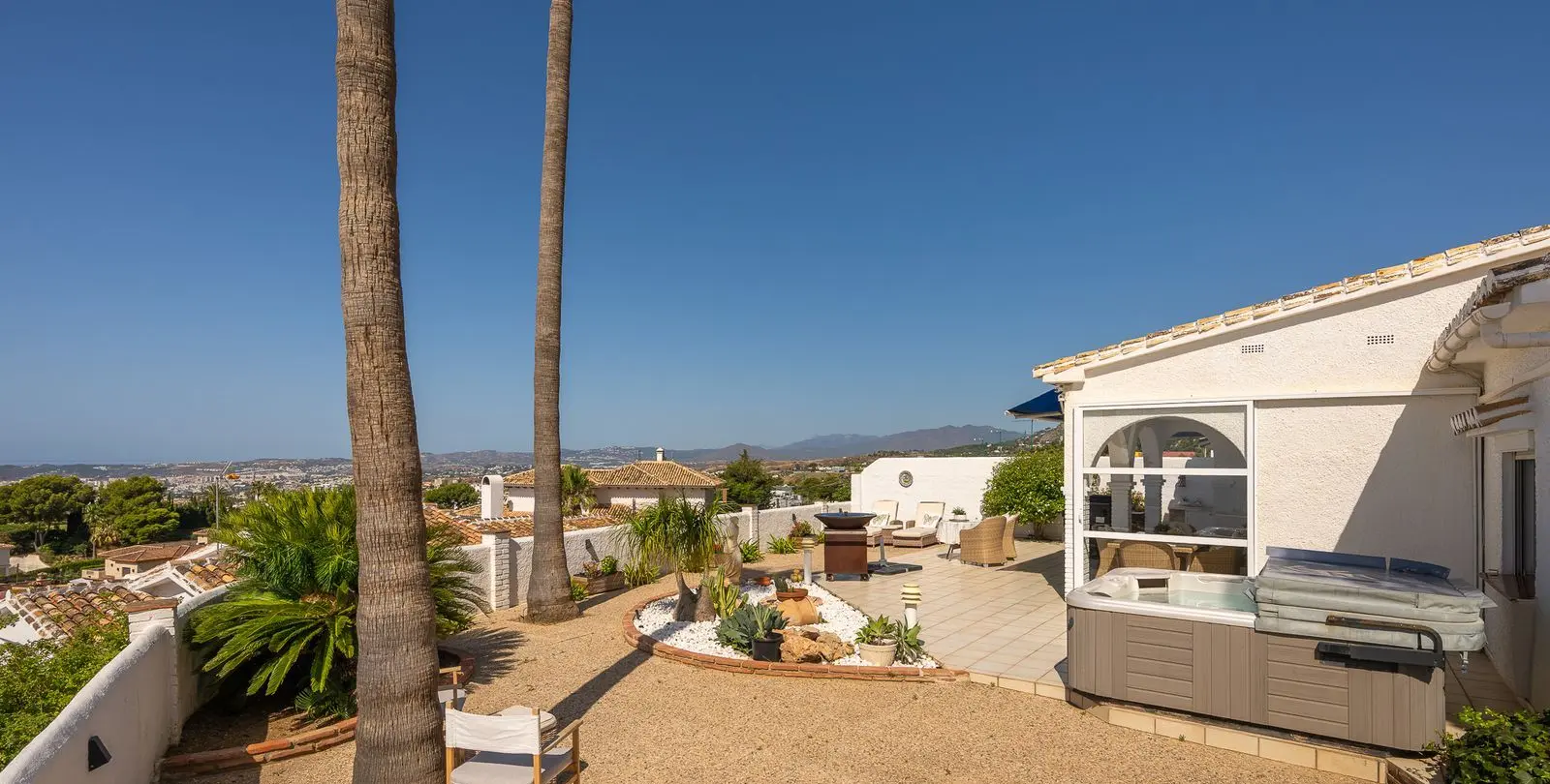 Продажа дома на две семьи в Benalmadena 23