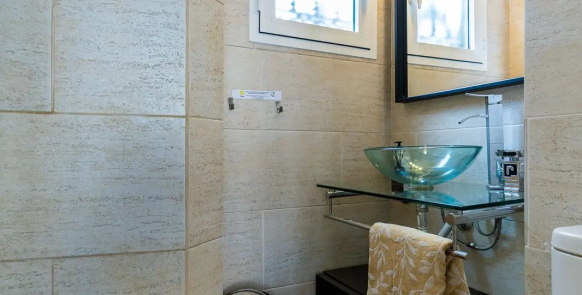 Sale of penthouse duplex in Málaga Centro 25