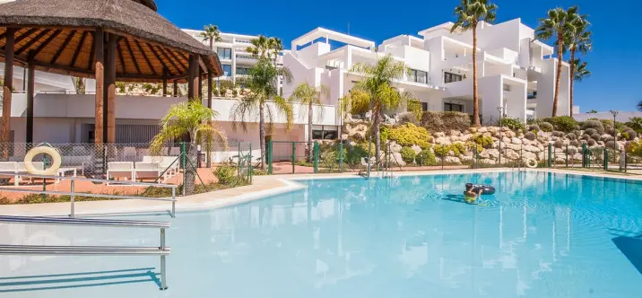 Venta de ático dúplex en Benahavís 0