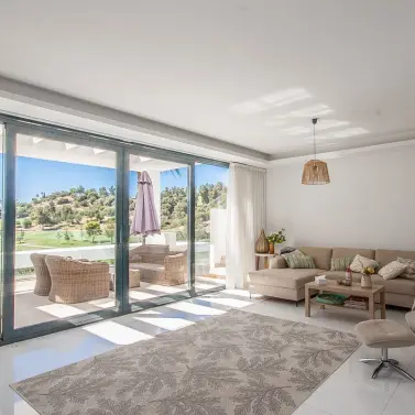 Venta de ático dúplex en Benahavís