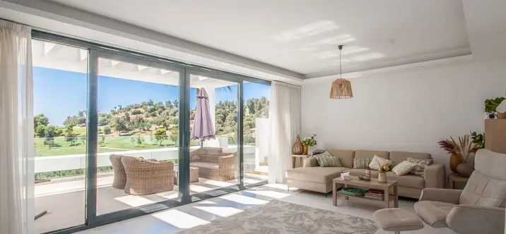 Venta de ático dúplex en Benahavís 3
