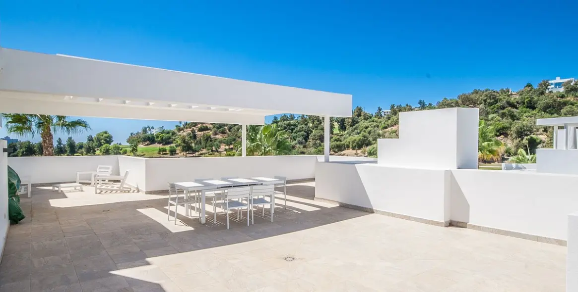 Sale of penthouse duplex in Benahavís 12