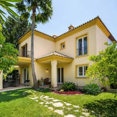 Venta de casa pareada en Marbella
