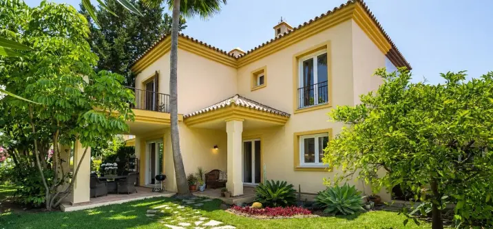 Venta de casa pareada en Marbella 0