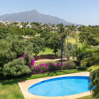 Venta de casa pareada en Marbella
