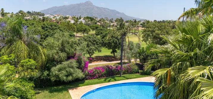 Venta de casa pareada en Marbella 1