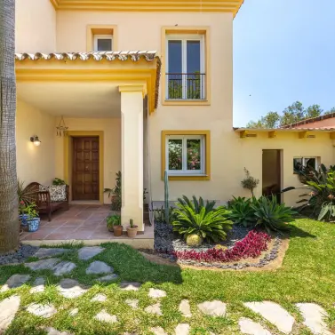 Venta de casa pareada en Marbella