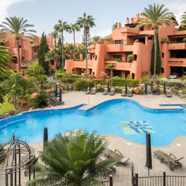 Venta de apartamento en planta media en Estepona