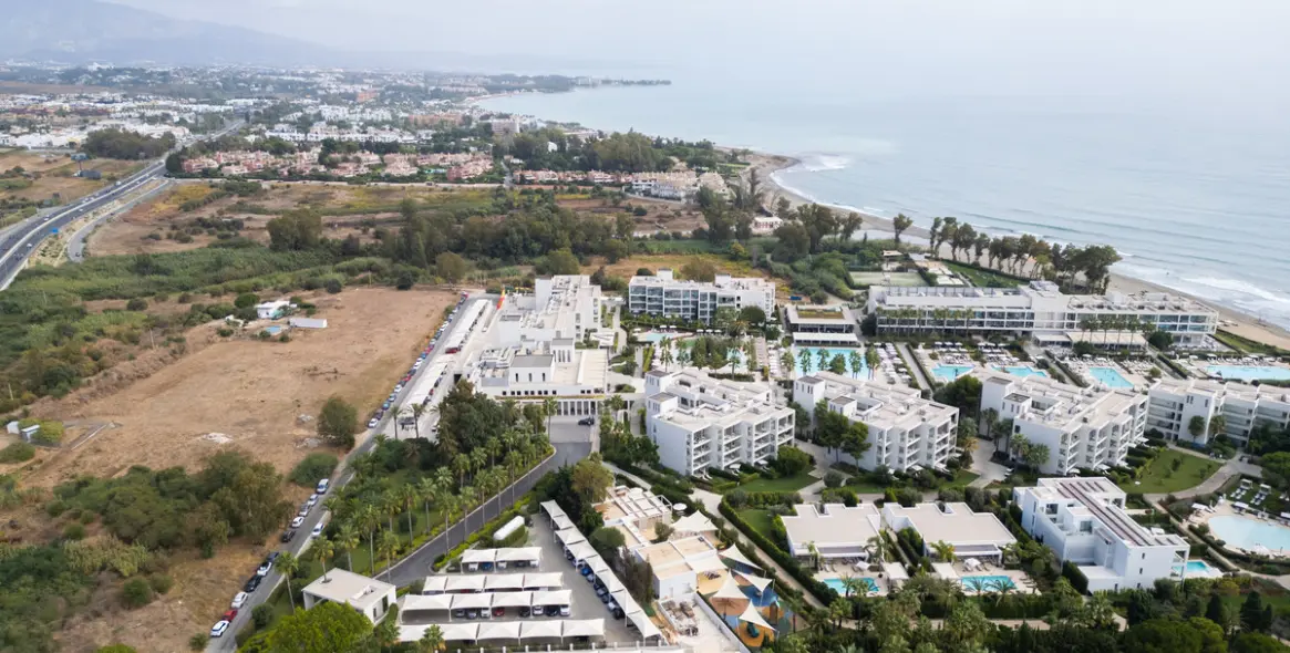 Venta de apartamento en planta media en Estepona 5