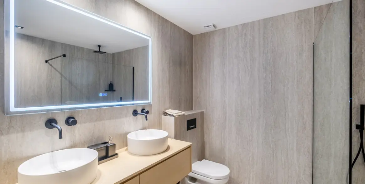 Venta de apartamento en planta media en Estepona 15