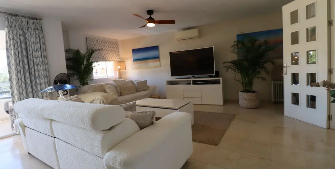Sale of penthouse duplex in Marbella 12