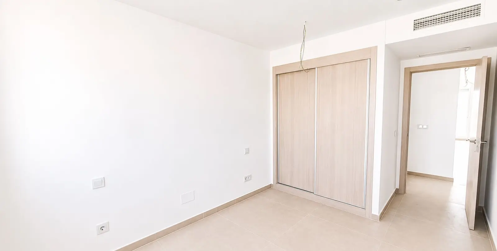 Sale of middle floor apartment in Manilva 9