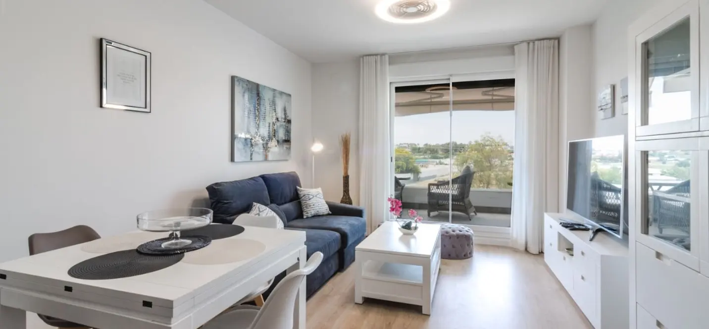 Sale of middle floor apartment in Nueva Andalucía 0