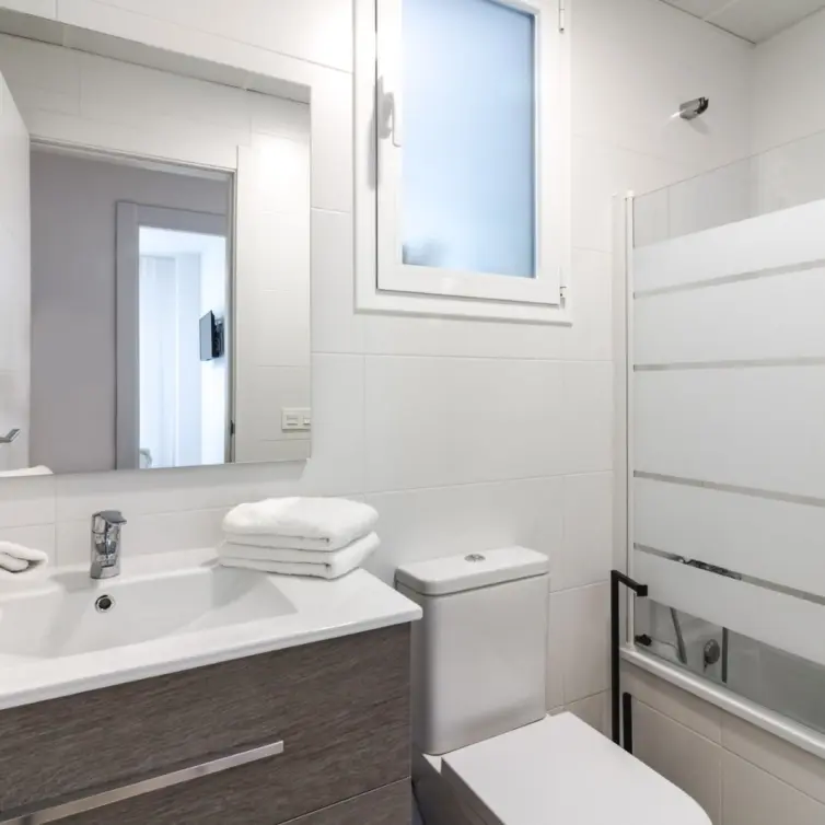 Sale of middle floor apartment in Nueva Andalucía