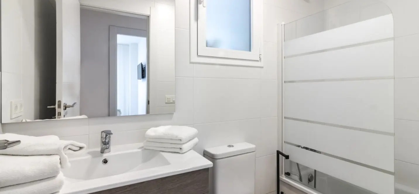 Sale of middle floor apartment in Nueva Andalucía 2