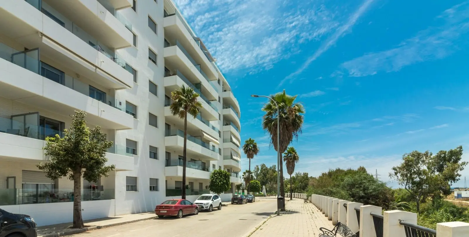Sale of middle floor apartment in Nueva Andalucía 7