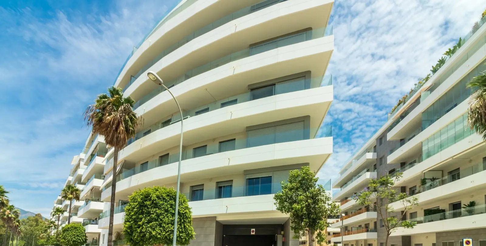 Sale of middle floor apartment in Nueva Andalucía 8