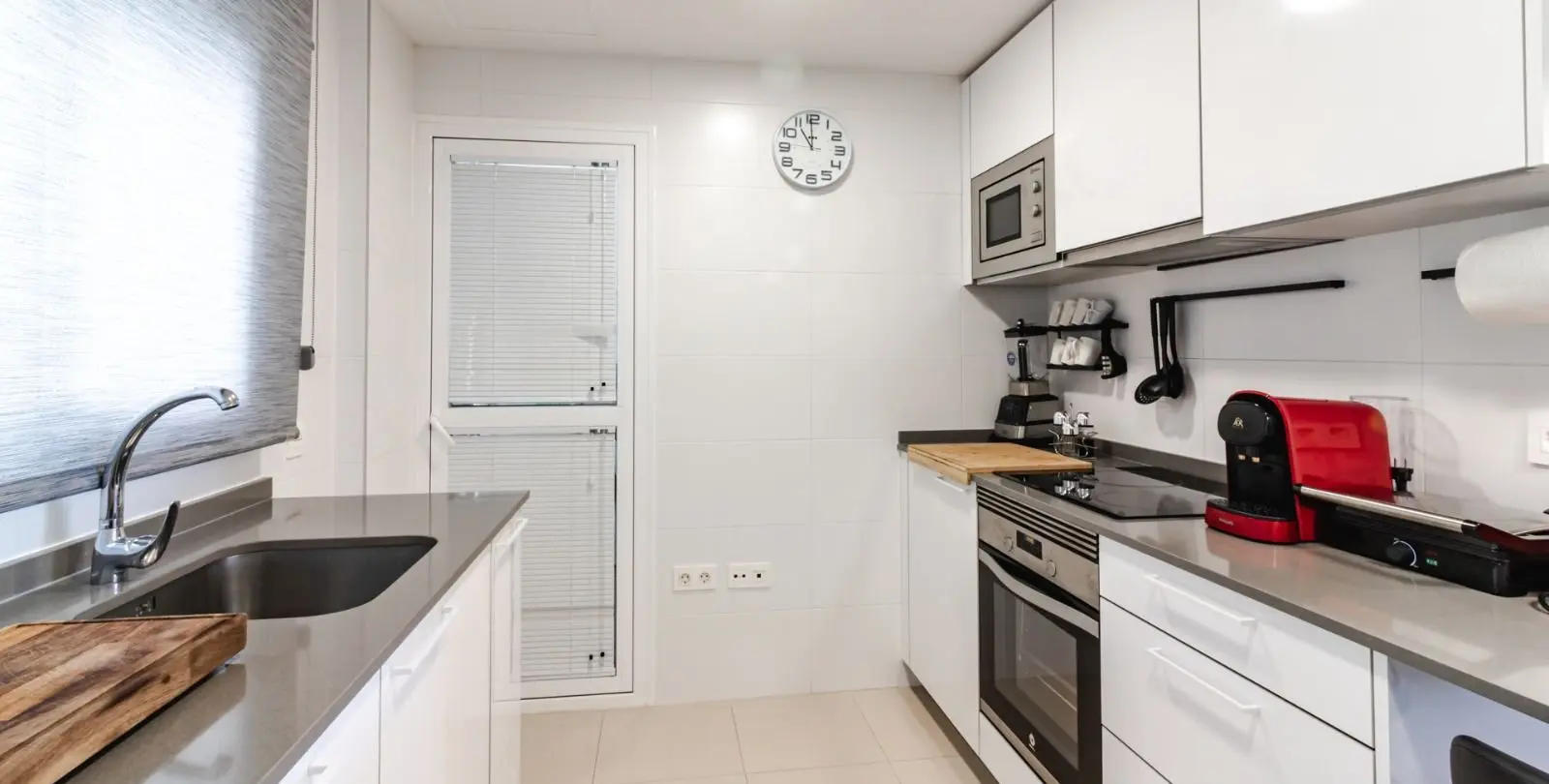 Sale of middle floor apartment in Nueva Andalucía 15
