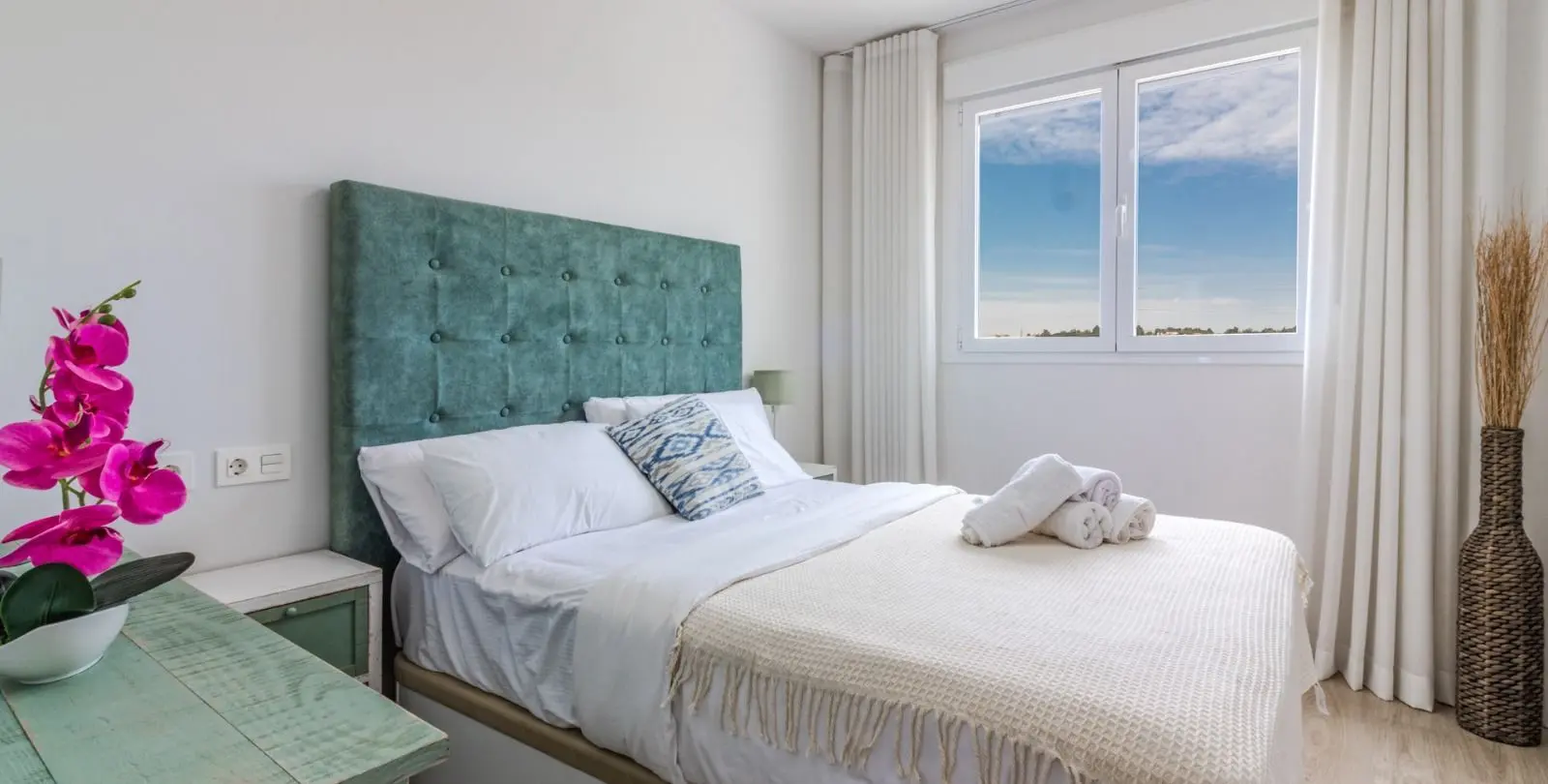 Sale of middle floor apartment in Nueva Andalucía 16