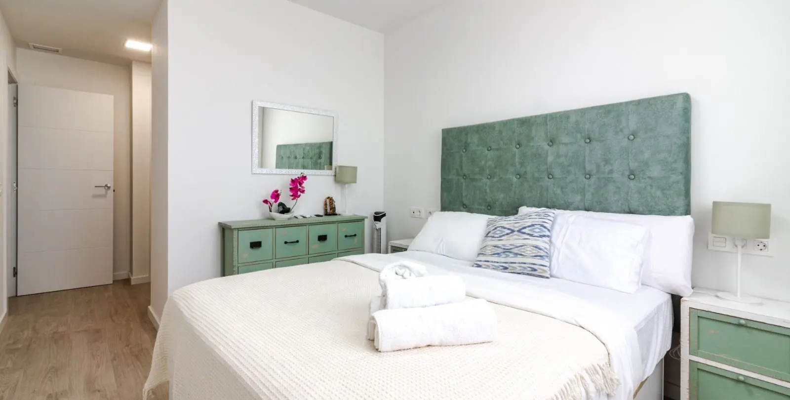 Sale of middle floor apartment in Nueva Andalucía 17