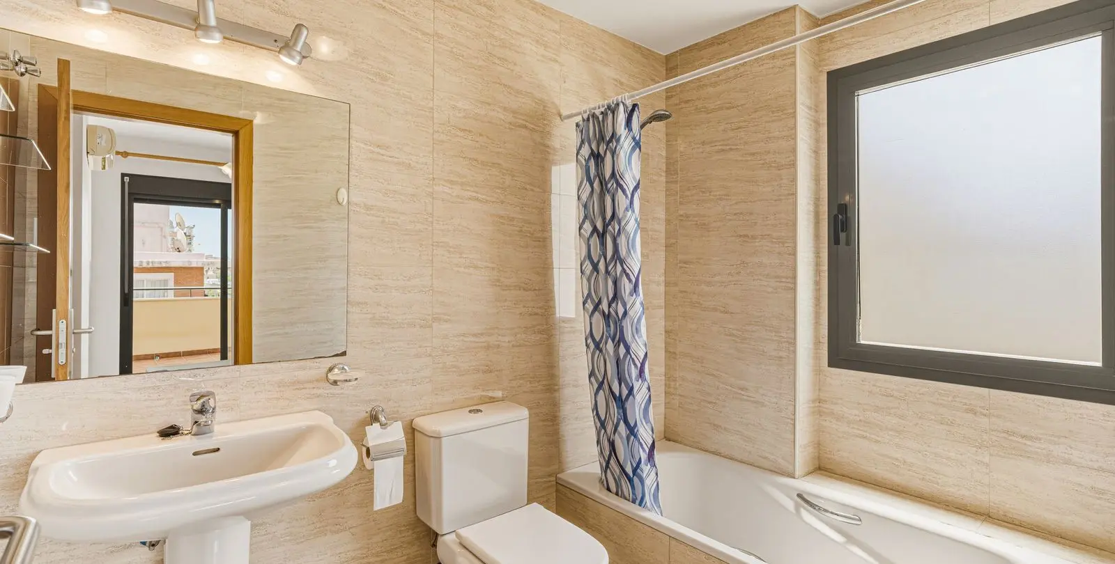 Venta de apartamento en planta media en Los Boliches 13