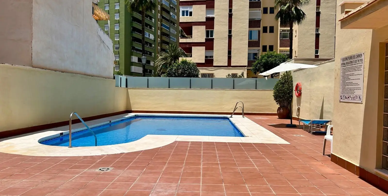 Venta de apartamento en planta media en Los Boliches 16