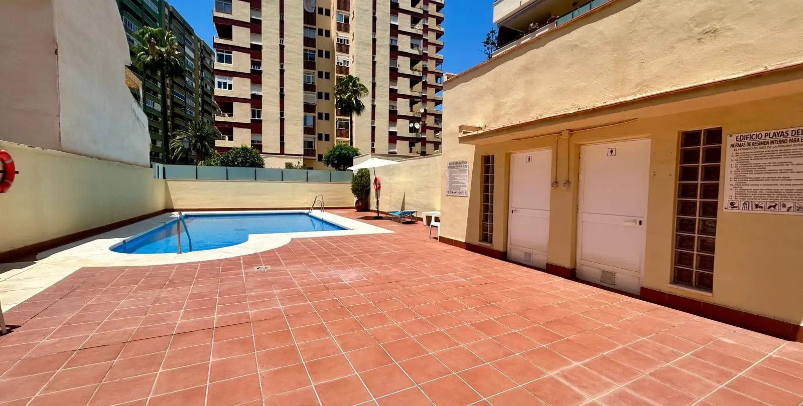 Venta de apartamento en planta media en Los Boliches 17