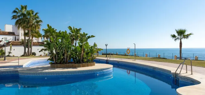 Venta de apartamento en planta baja en Calahonda 0