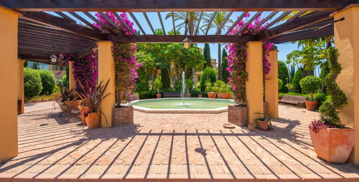 Sale of middle floor apartment in Los Flamingos 34