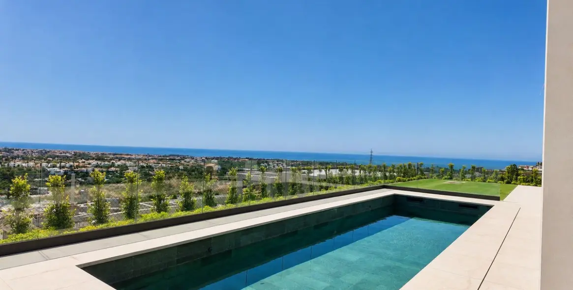 Sale of detached villa in Benahavís 1