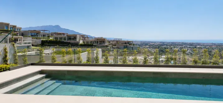Sale of detached villa in Benahavís 2