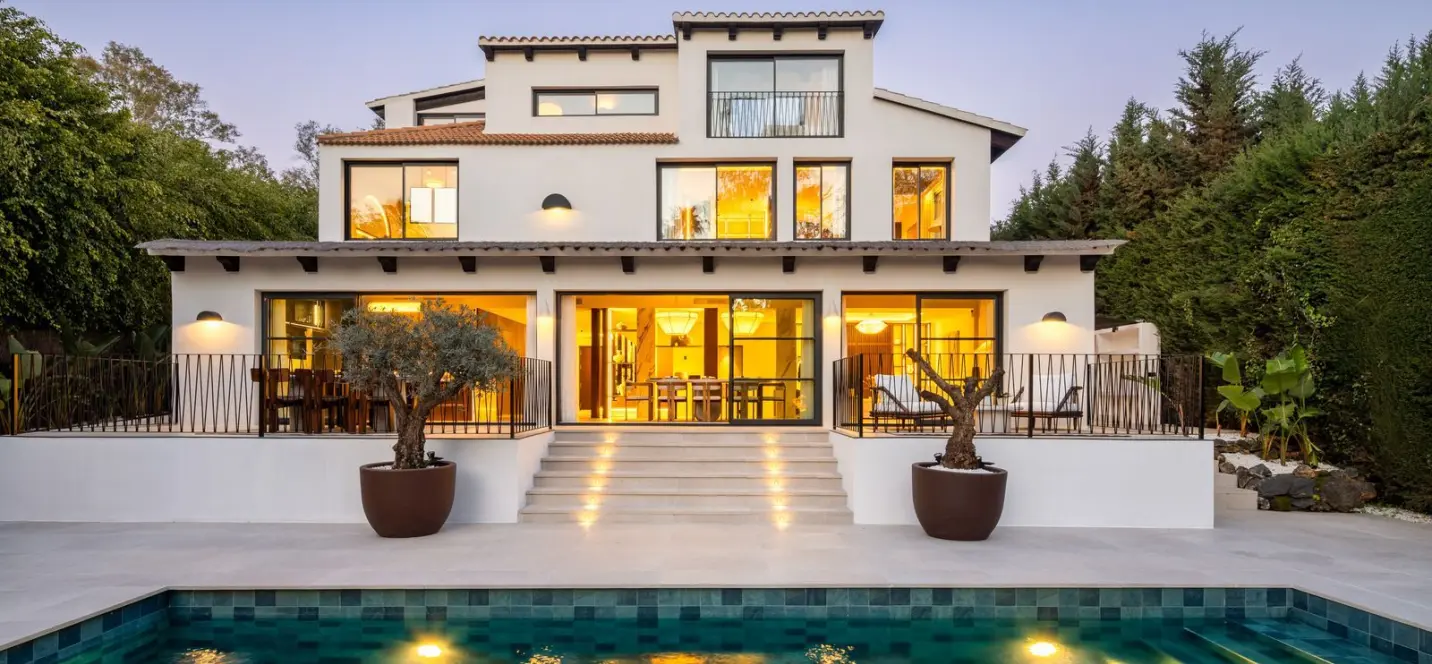 Sale of detached villa in Nueva Andalucía 0