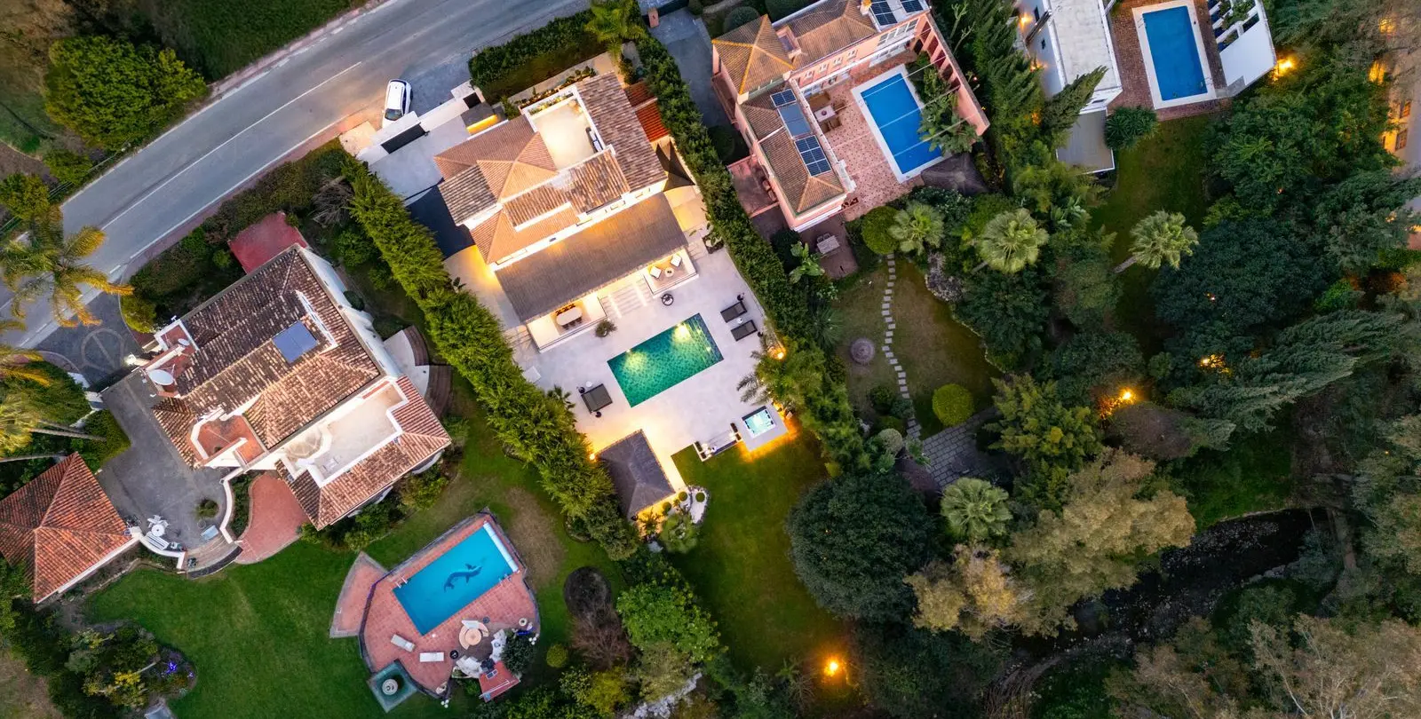 Продажа  отдельно стоящей виллы в Nueva Andalucía 36