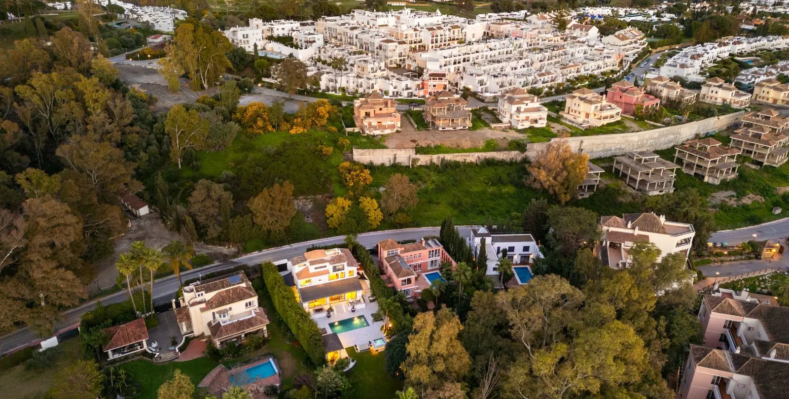 Продажа  отдельно стоящей виллы в Nueva Andalucía 38