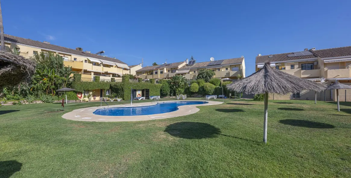 Sale of townhouse in Estepona 3