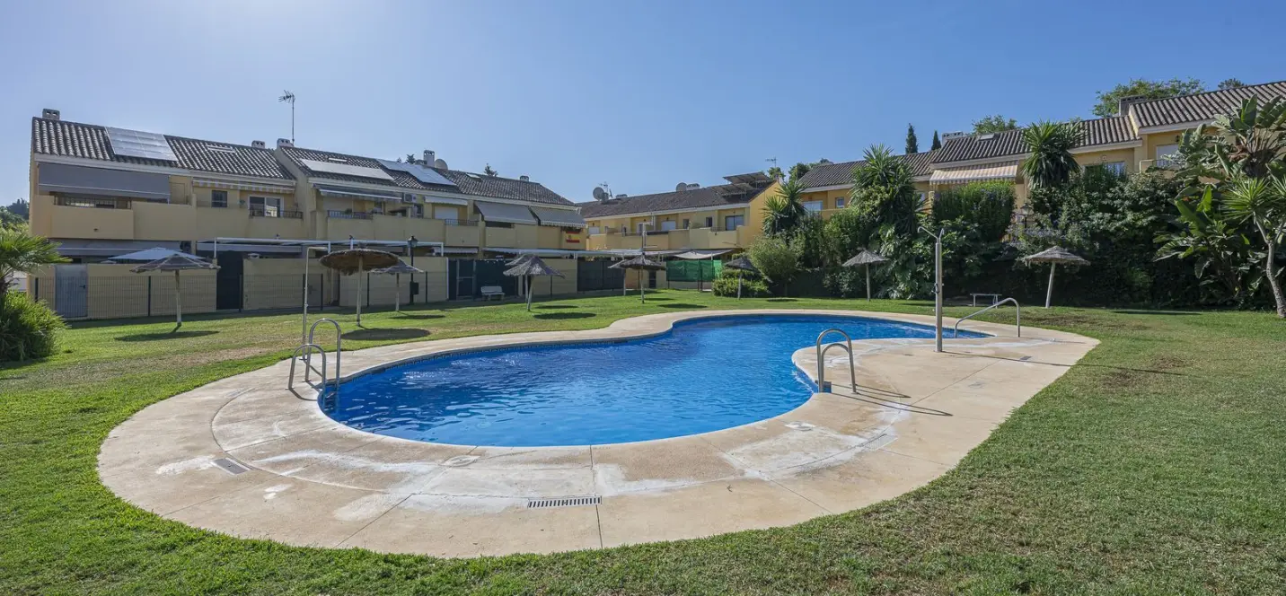 Продажа таунхауса в Estepona 0