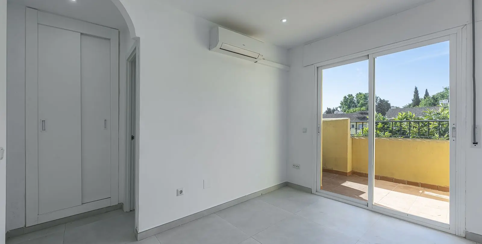Продажа таунхауса в Estepona 11