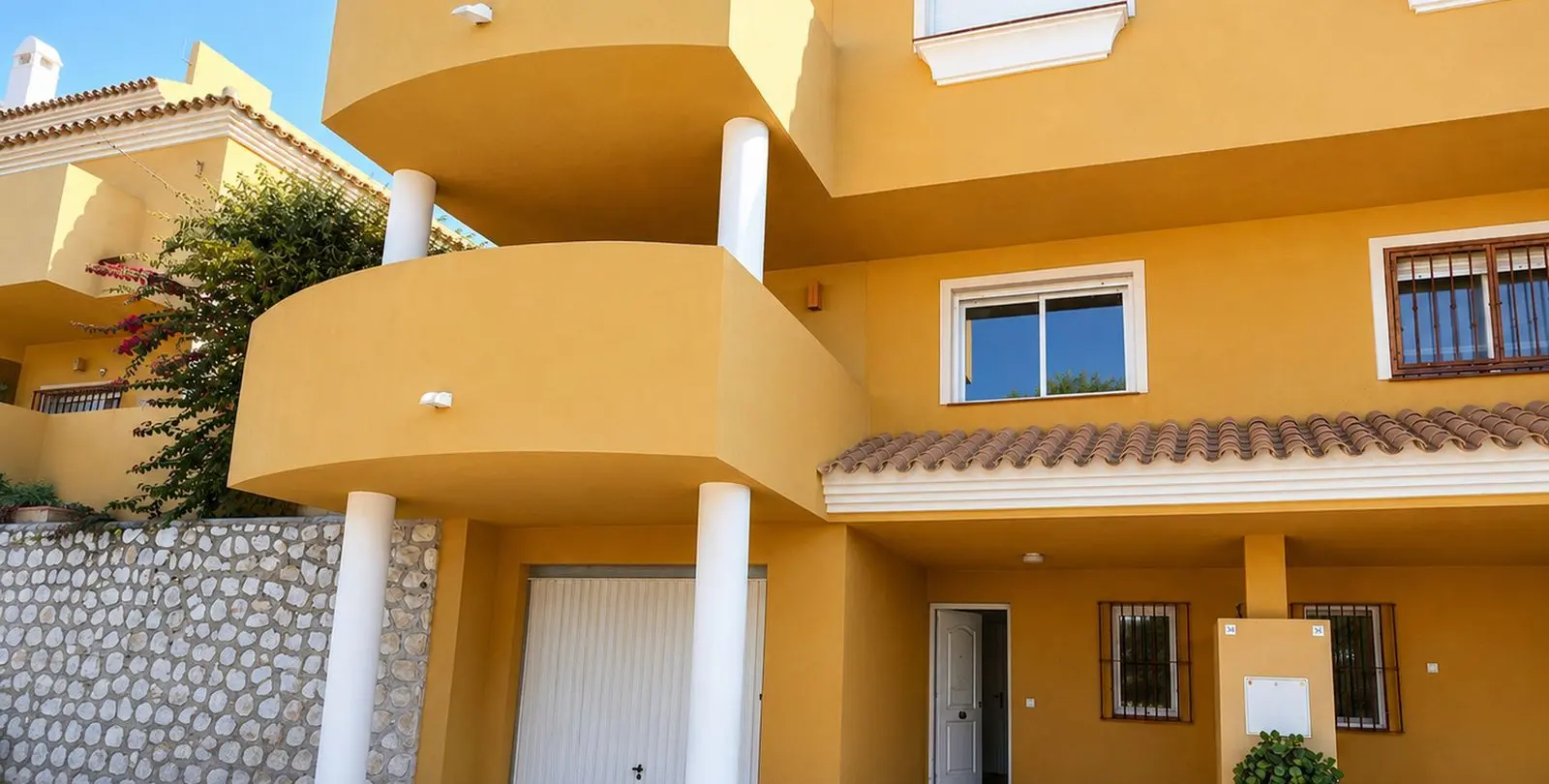 Продажа дома на две семьи в Mijas 1